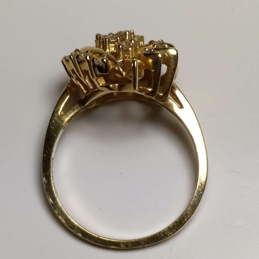 1/4ctw Diamond Cluster Swirl Gold Ring top view
