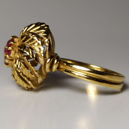 18k Vintage Ruby Ring side view