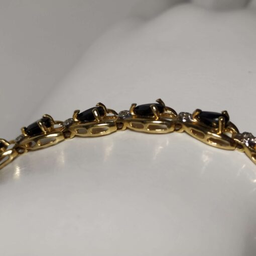 4.00ctw Sapphire & Diamond Gold Bracelet closeup side view
