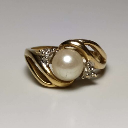 6mm Pearl & Diamond Gold Ring
