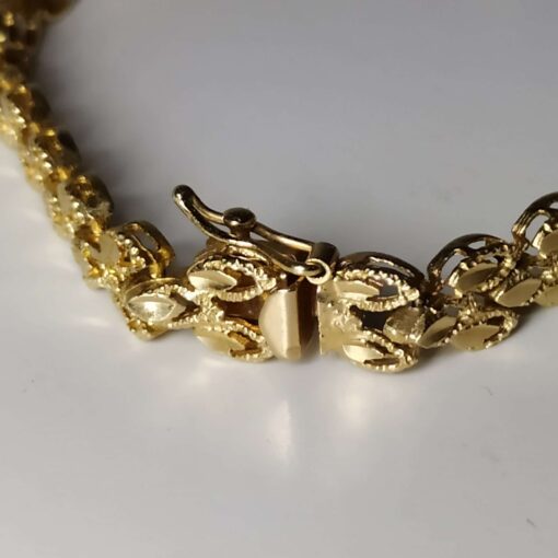 Gold Diamond-Cut Bracelet clasp
