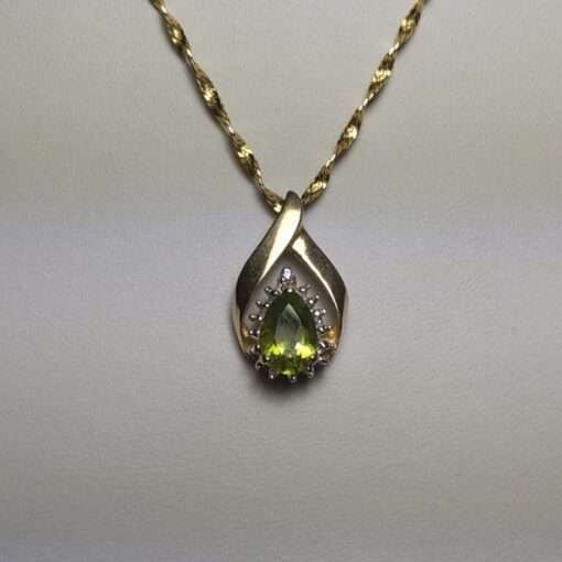 Peridot & Diamond Gold Necklace uncut
