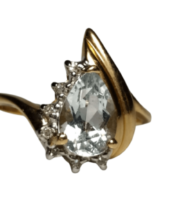Pear Shaped Aquamarine & Diamond Ring outline