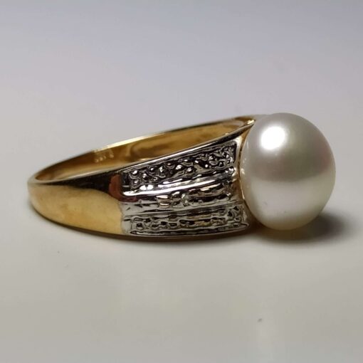 Pearl and Diamond Gold Ring side