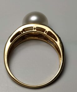 Pearl and Diamond Gold Ring top view