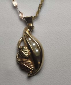 Tri-Color Gold Pearl Leaf Necklace closeup