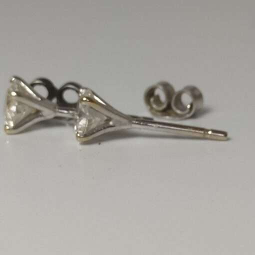 1.00ctw diamond stud earrings side