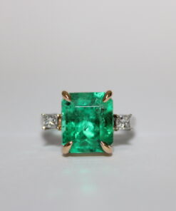 The Colombian Emerald Crown Ring