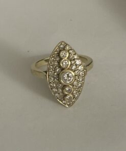 Markiza 18k Gold and Diamond Ring
