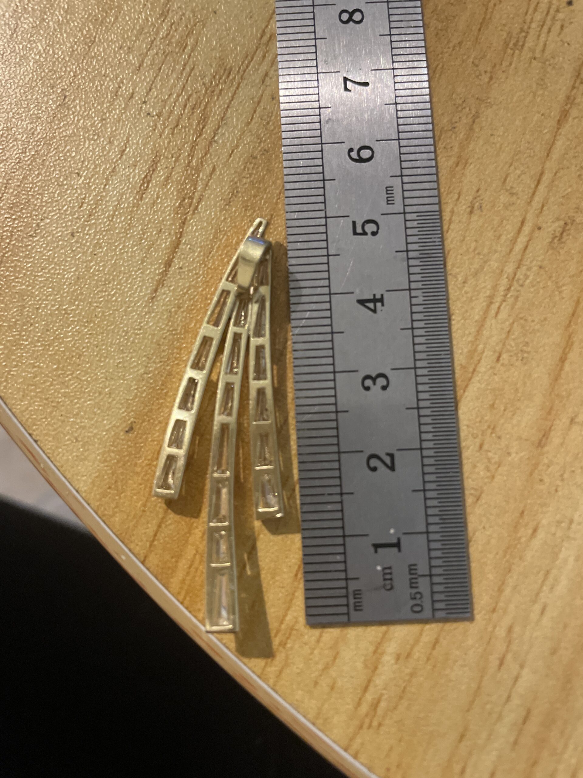 18k Gold Pendant set with Natural Diamonds in an Old-Fashioned Finish - Image 2