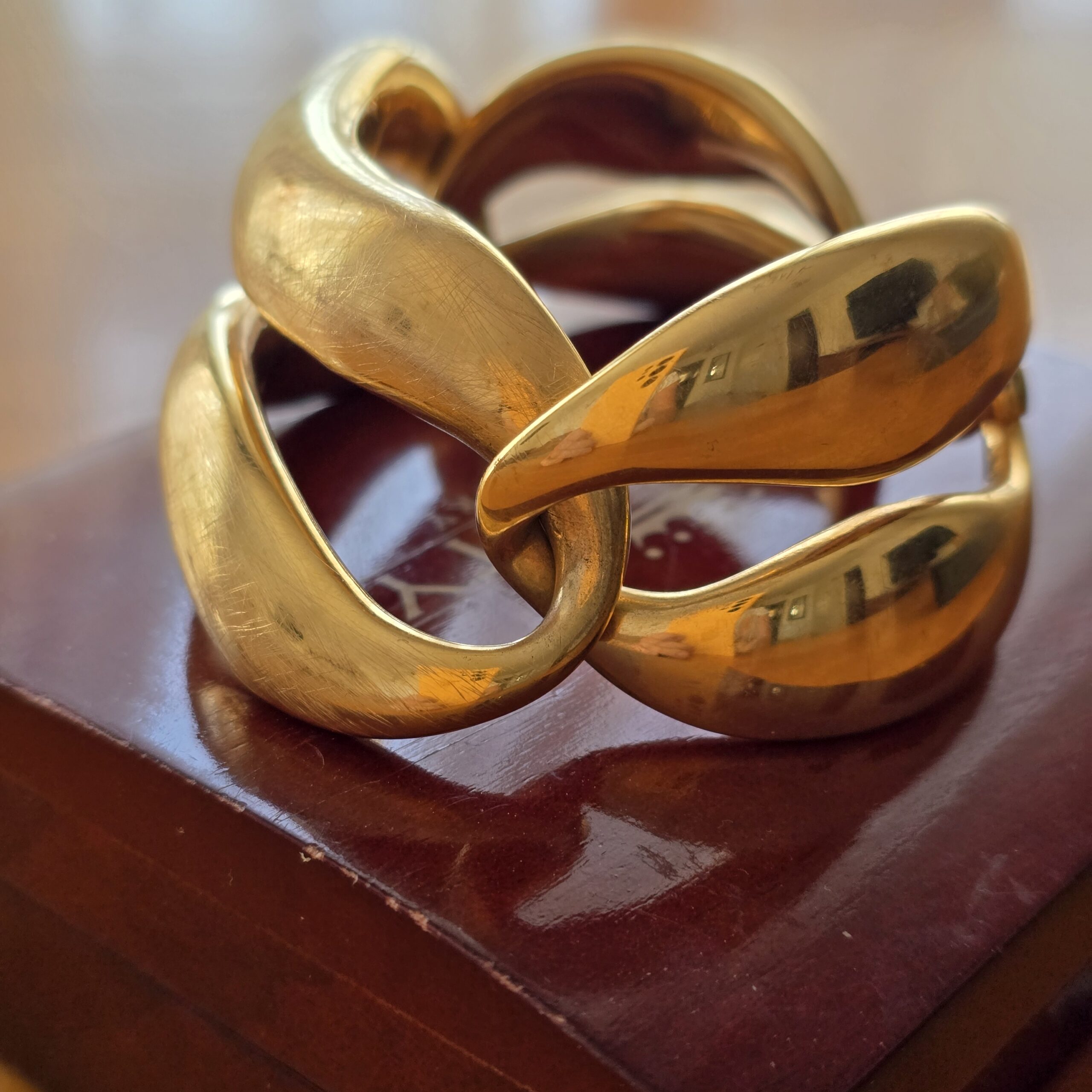 Luxury Statement Jewelry: Vintage Italian 14K Yellow Gold Bold Link Bracelet (30g)