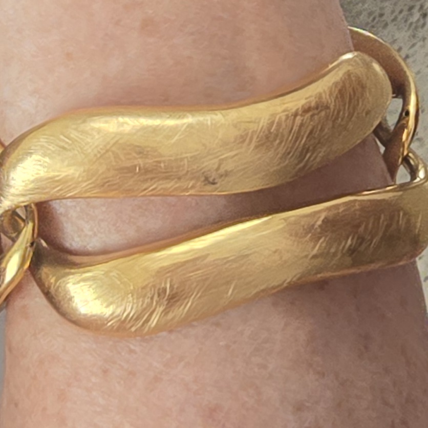 Luxury Statement Jewelry: Vintage Italian 14K Yellow Gold Bold Link Bracelet (30g) - Image 4