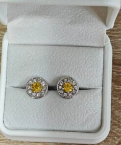 Yellow sapphires White gold stud earrings