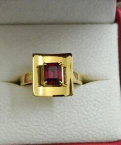 Golden ring 14K with garnet